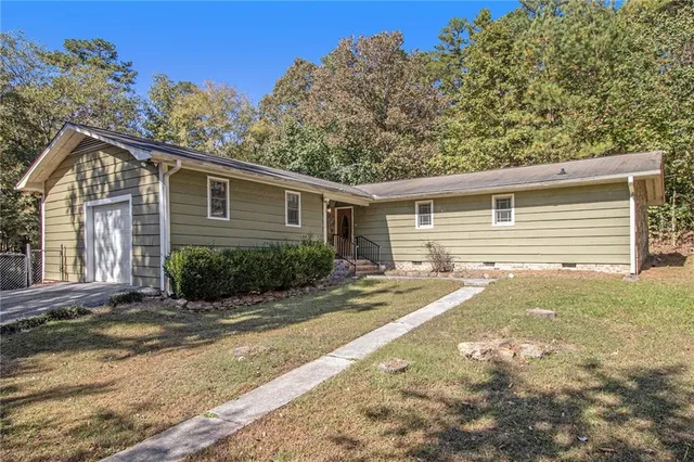 $275,000 | 371 Lake Drive Southeast, Calhoun, GA 30701