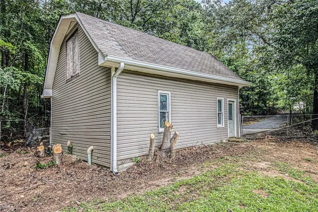 $275,000 | 371 Lake Drive Southeast, Calhoun, GA 30701