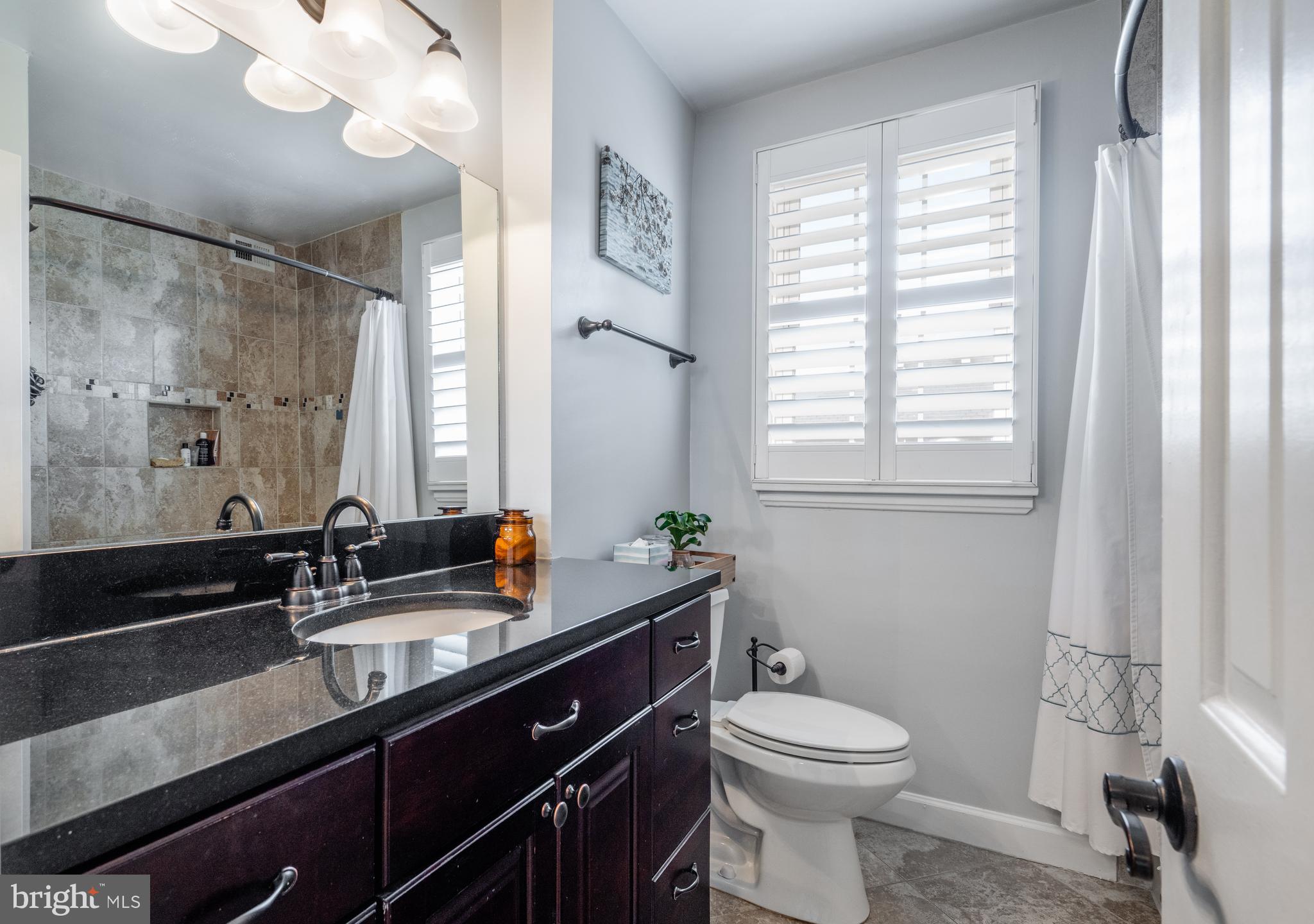 4205 32nd Road South Arlington, VA 22206 - Photo 27 of 40 FULL BATHROOM