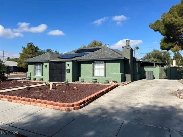 $2,700 | 1001 Griffith Avenue, Las Vegas, NV 89104