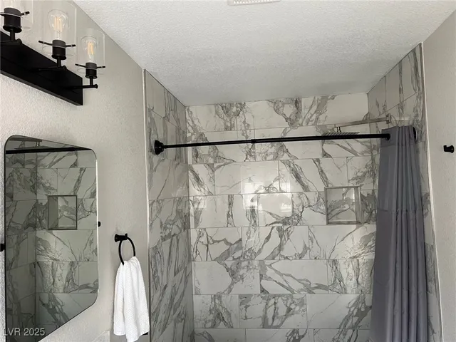 $2,700 | 1001 Griffith Avenue, Las Vegas, NV 89104