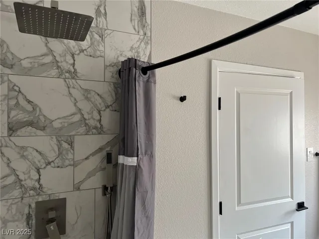 $2,700 | 1001 Griffith Avenue, Las Vegas, NV 89104