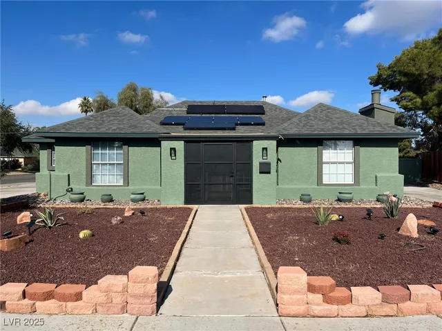 $2,700 | 1001 Griffith Avenue, Las Vegas, NV 89104