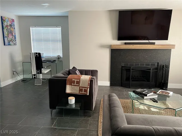 $2,700 | 1001 Griffith Avenue, Las Vegas, NV 89104