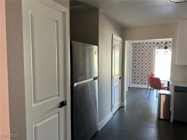 $2,700 | 1001 Griffith Avenue, Las Vegas, NV 89104