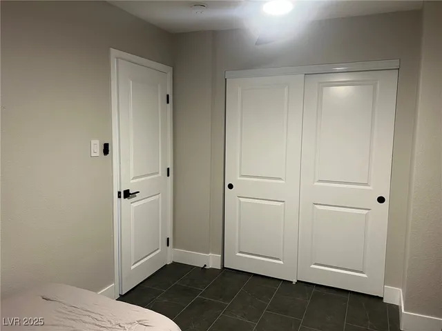 $2,700 | 1001 Griffith Avenue, Las Vegas, NV 89104