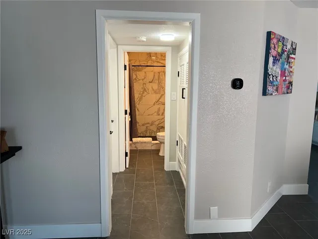 $2,700 | 1001 Griffith Avenue, Las Vegas, NV 89104