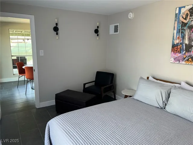 $2,700 | 1001 Griffith Avenue, Las Vegas, NV 89104