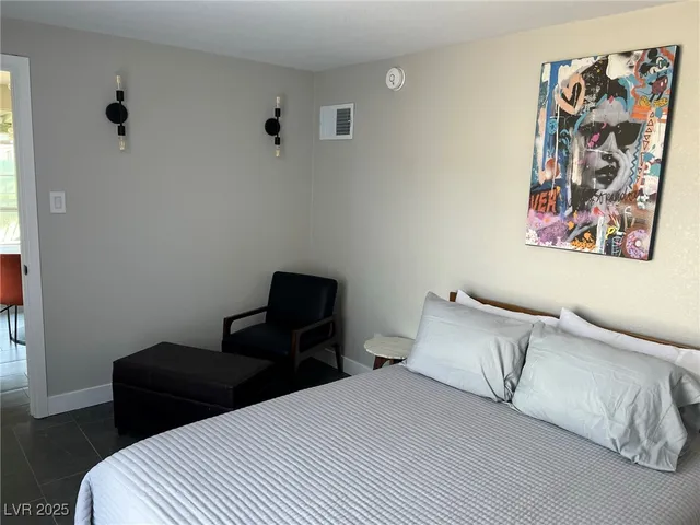 $2,700 | 1001 Griffith Avenue, Las Vegas, NV 89104