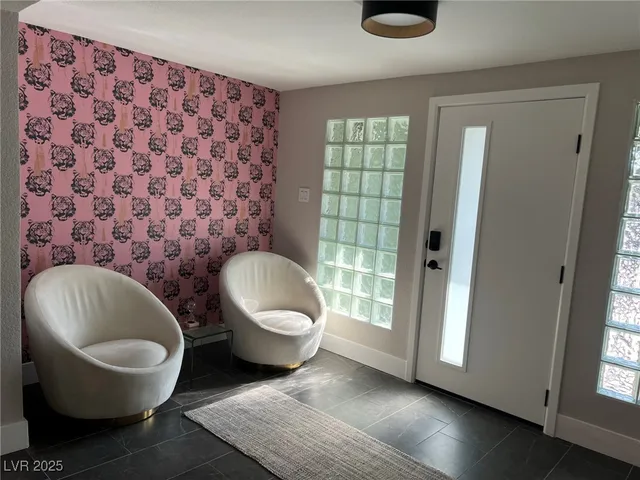 $2,700 | 1001 Griffith Avenue, Las Vegas, NV 89104