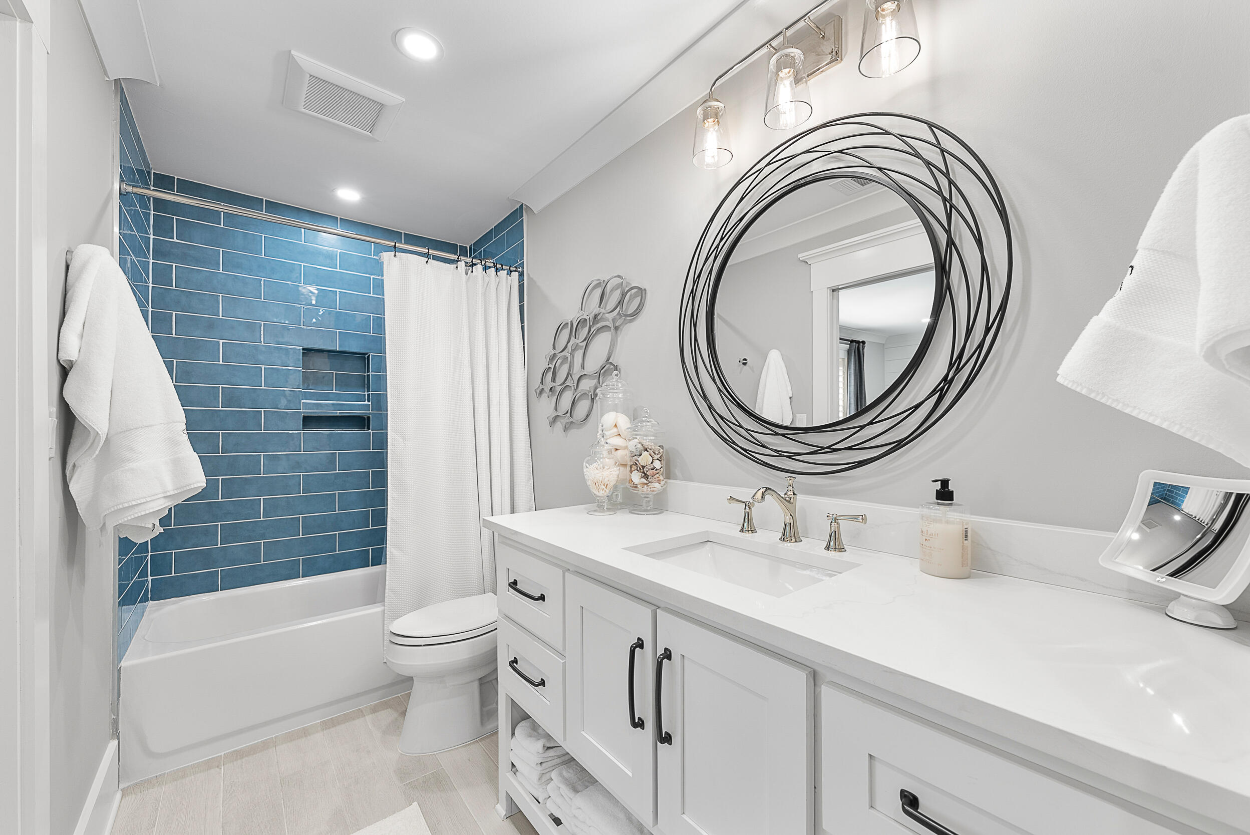 355 Center Street Jupiter, FL 33458 - Photo 16 of 26 Primary Bathroom