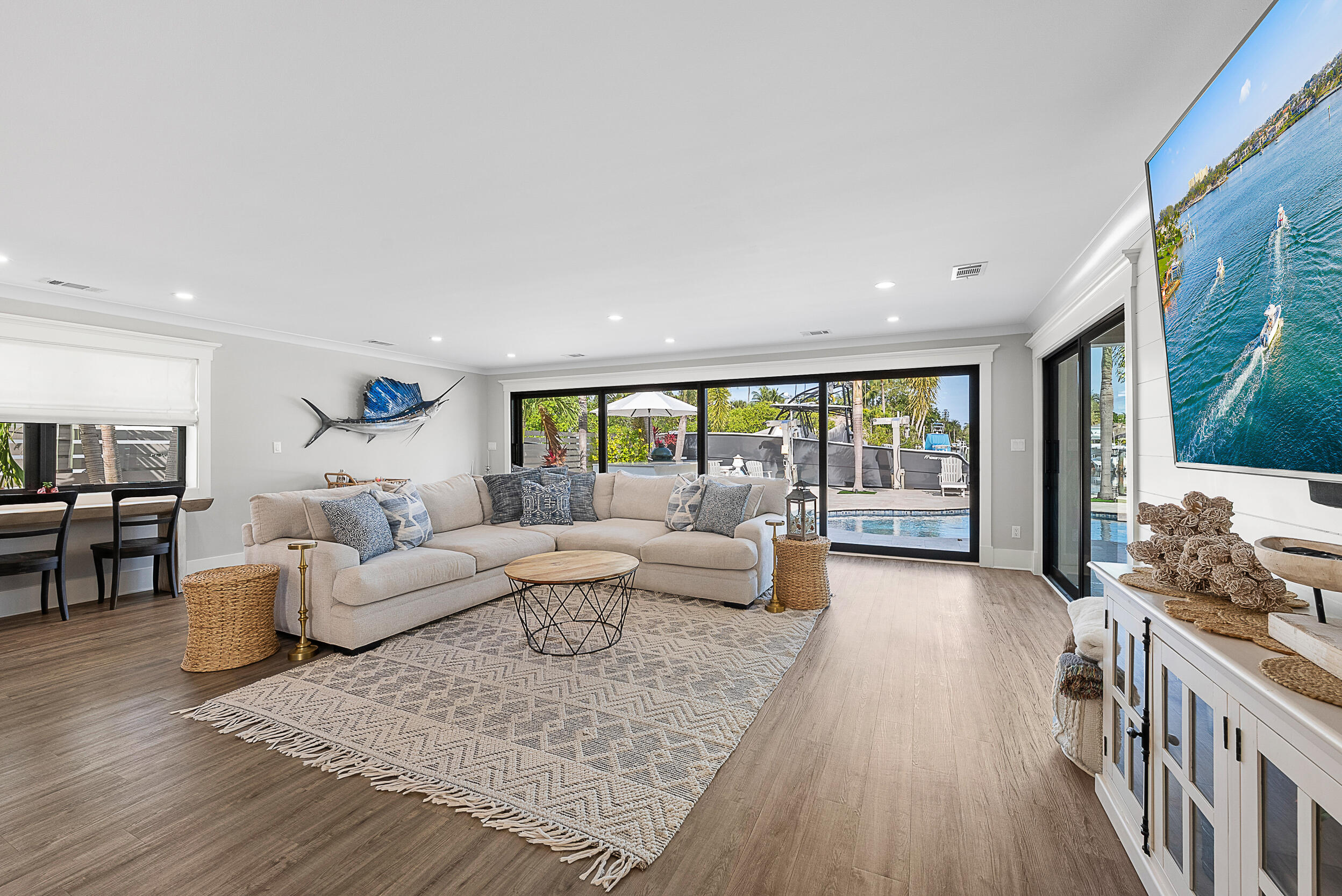 355 Center Street Jupiter, FL 33458 - Photo 10 of 26 Living Room