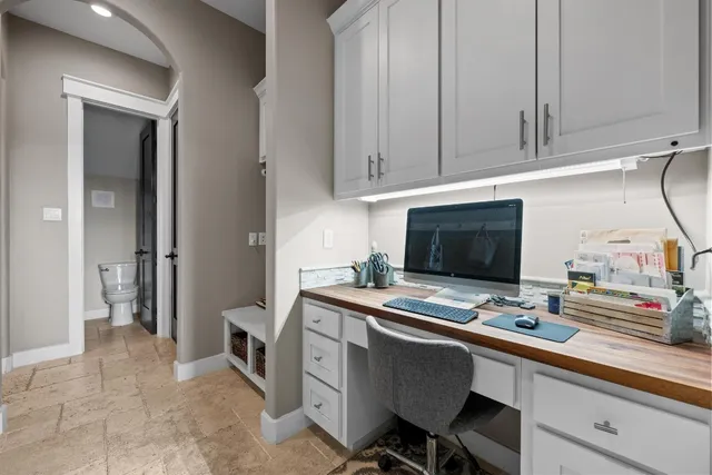 $1,395,000 | 281 Colonial Affair, Austin, TX 78737