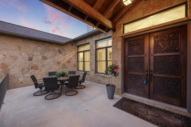 $1,395,000 | 281 Colonial Affair, Austin, TX 78737