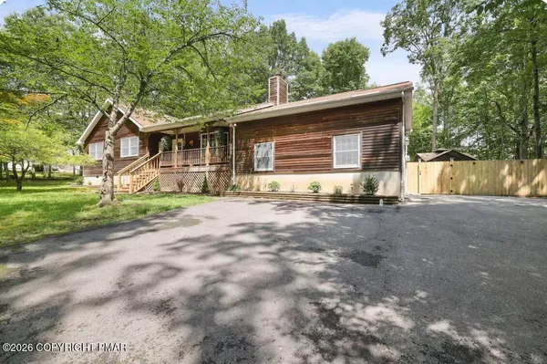 $449,900 | 209 Dry Pond Drive, East Stroudsburg, PA 18302
