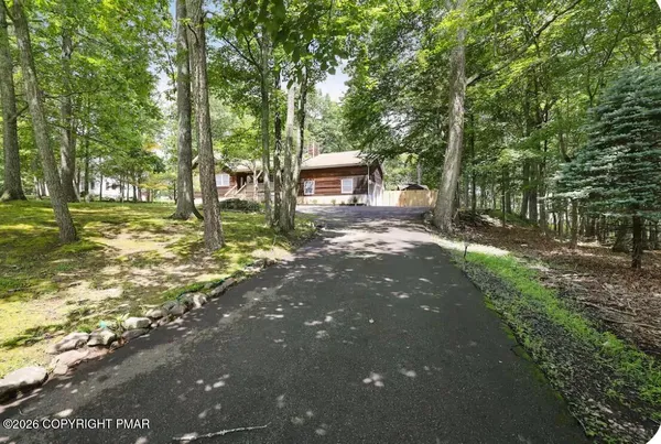 $449,900 | 209 Dry Pond Drive, East Stroudsburg, PA 18302