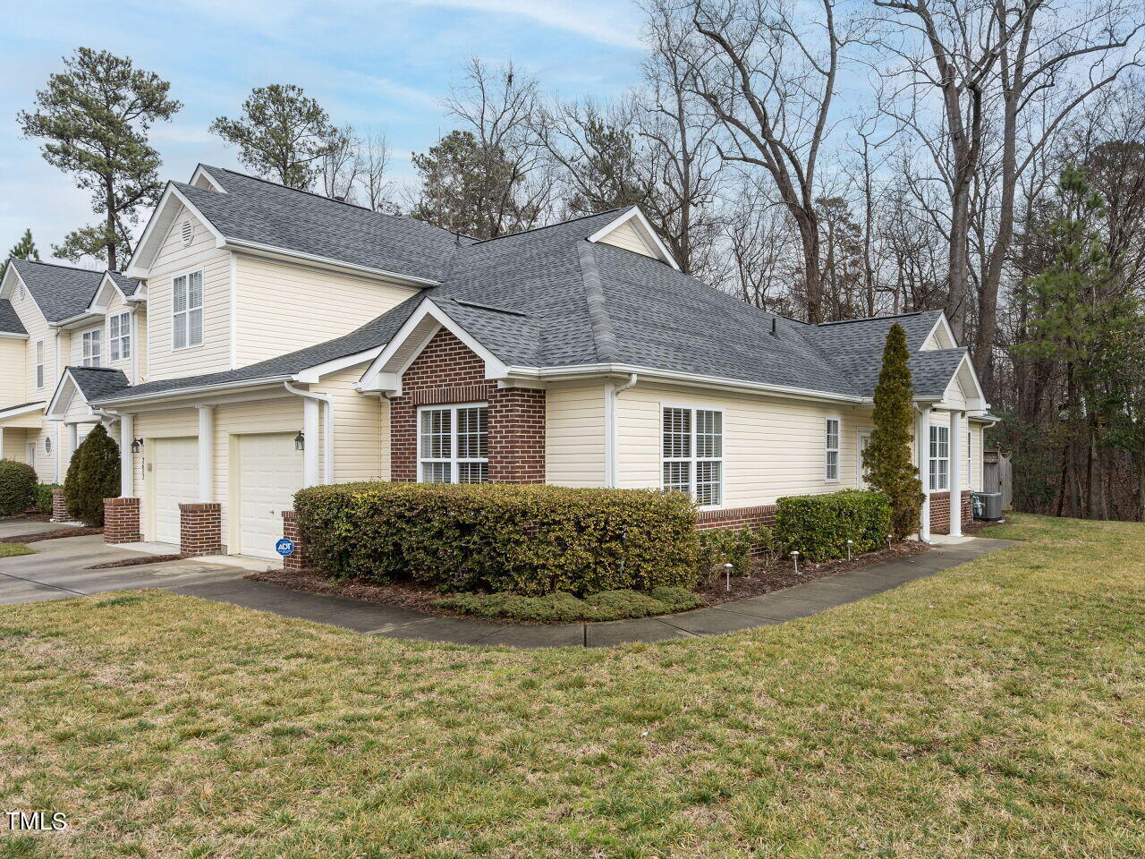001-1280x960-2650-andover-glen-road