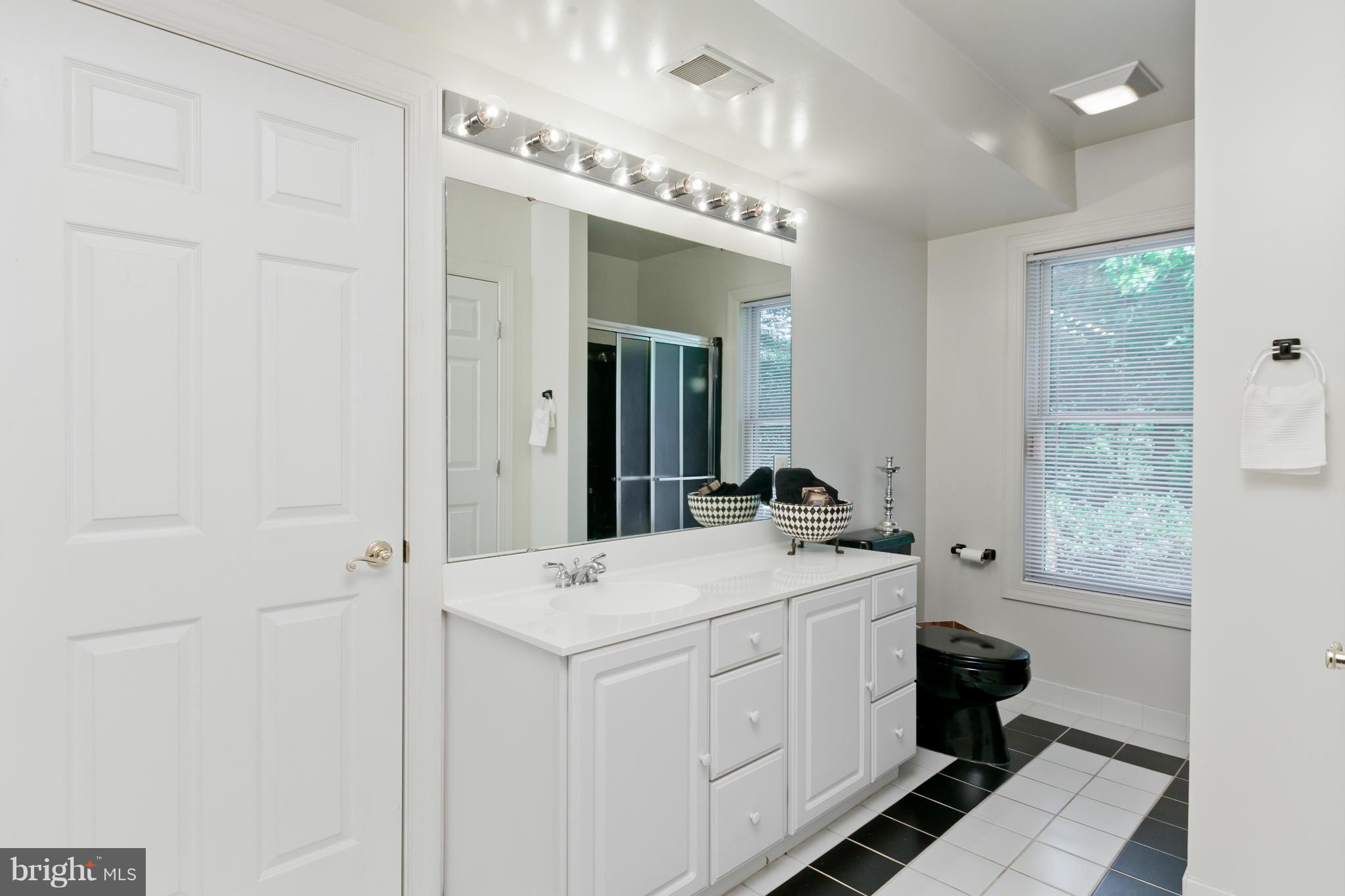 9821 Fox Road Frederick, MD 21702 - Photo 26 of 30 Bath