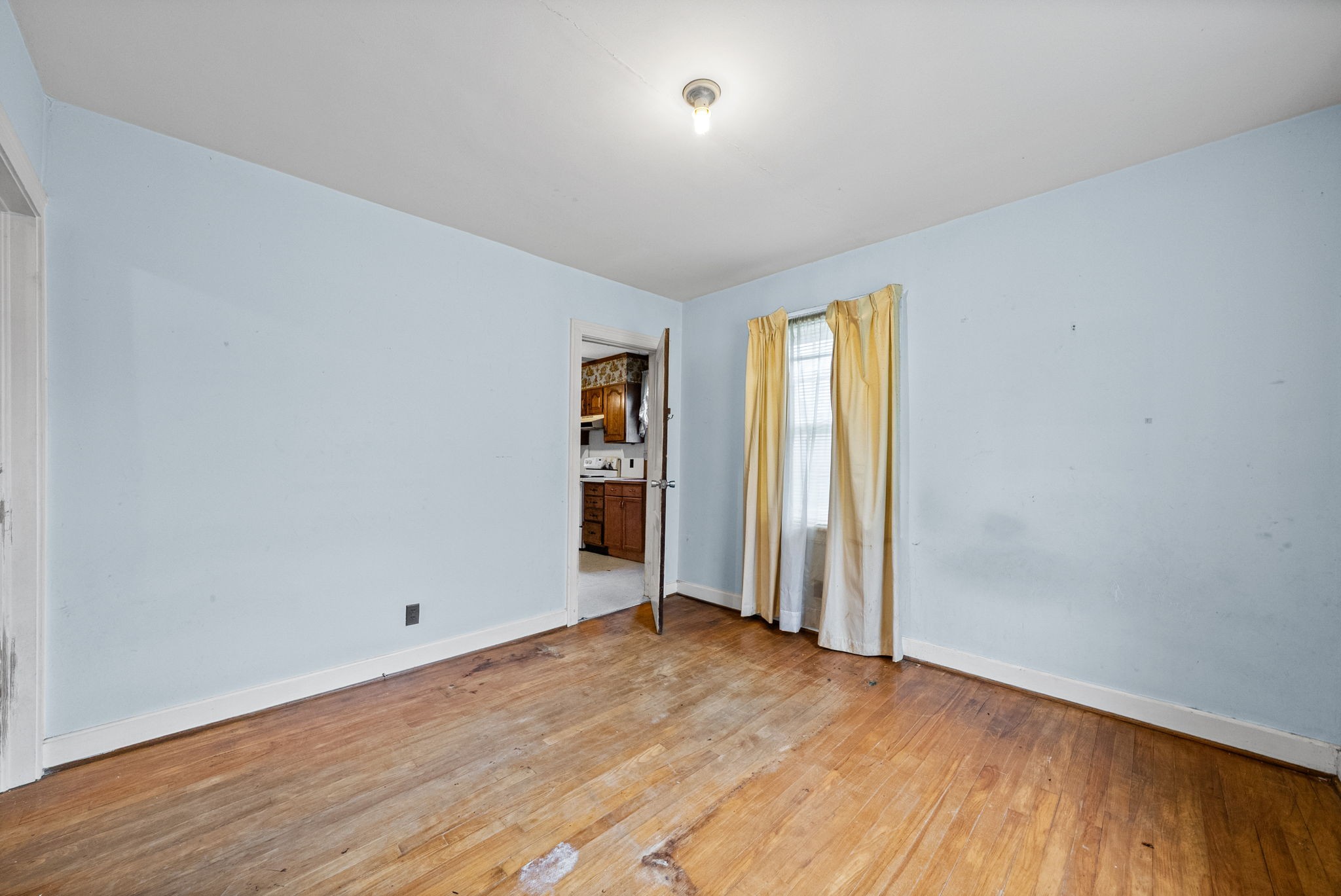 210 Cliffdale Road Nashville, TN 37214 - Photo 14 of 38 an empty room with closet and windows