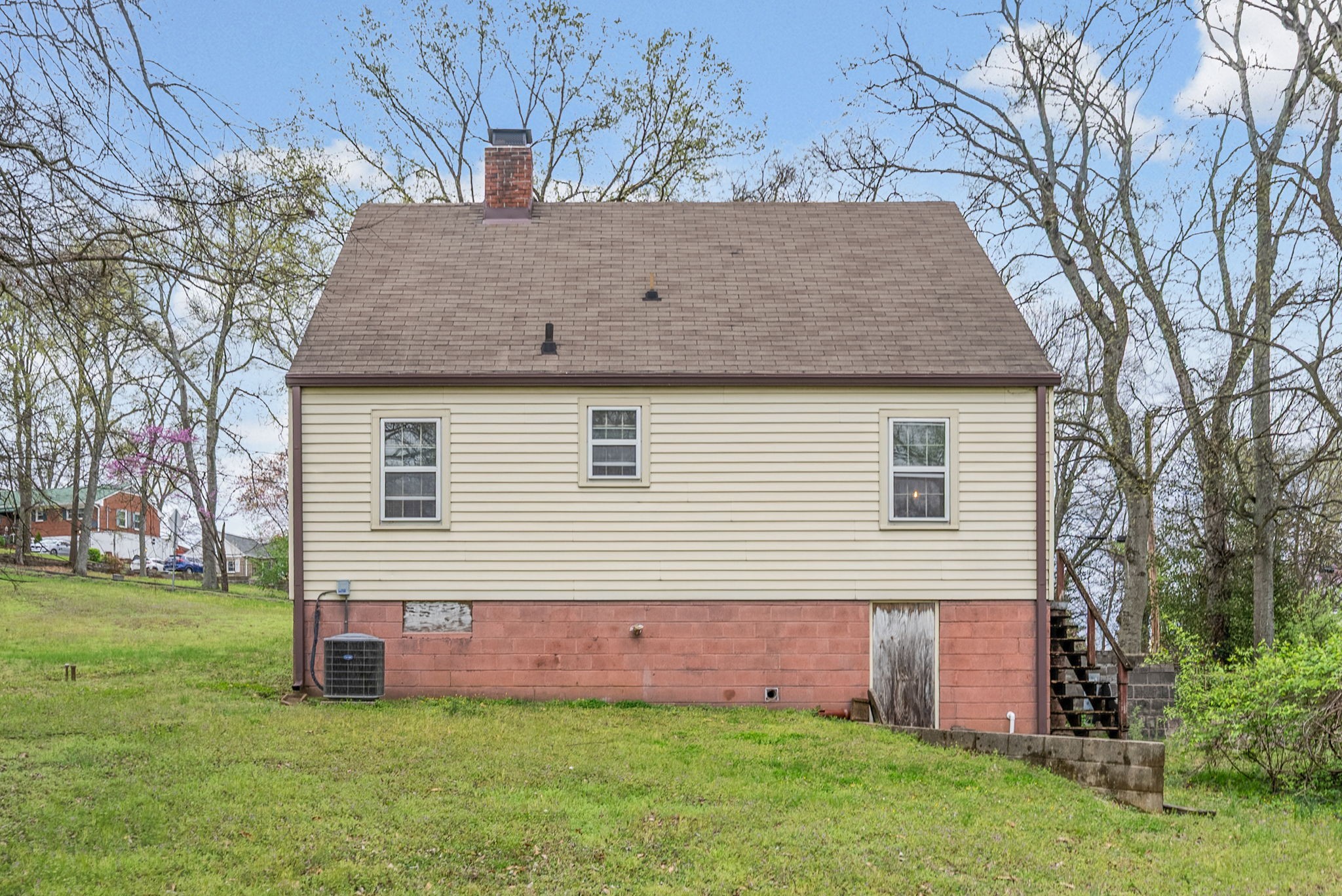 210 Cliffdale Road Nashville, TN 37214 - Photo 32 of 38 a view of backyard with a garden and entertaining space