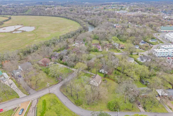 $400,000 | 210 Cliffdale Road, Nashville, TN 37214