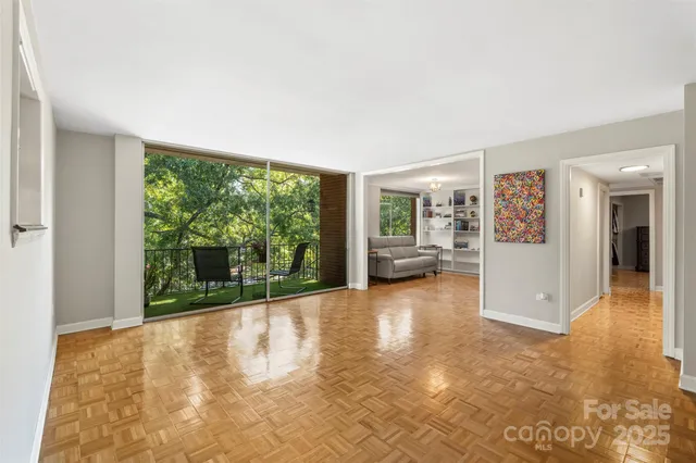 $469,000 | 1300 Queens Road, Unit 402, Charlotte, NC 28207