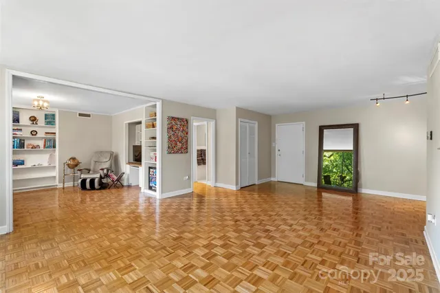 $469,000 | 1300 Queens Road, Unit 402, Charlotte, NC 28207