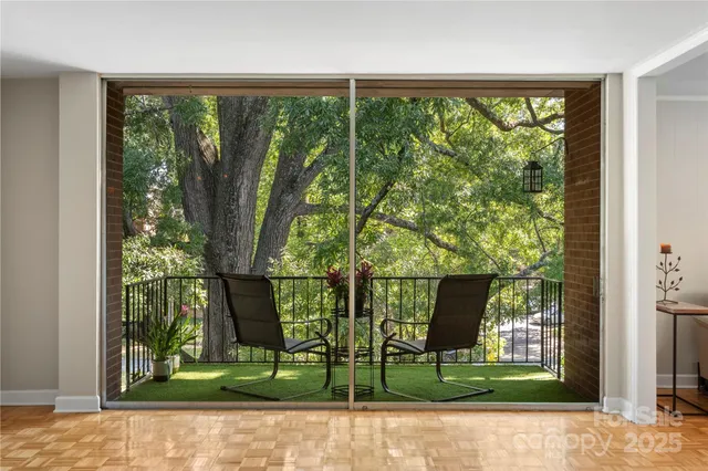 $469,000 | 1300 Queens Road, Unit 402, Charlotte, NC 28207