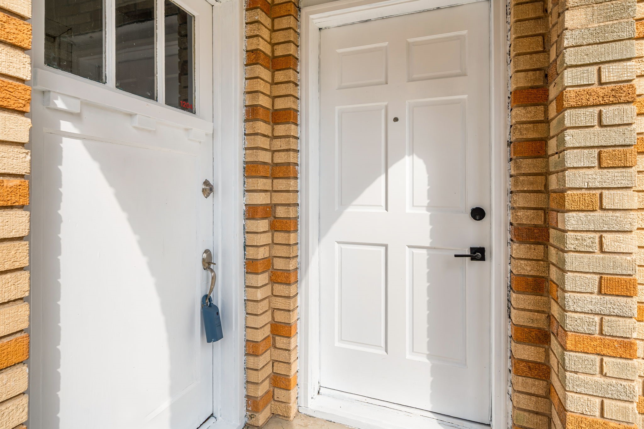 1202 Barkdull Street Houston, TX 77006 - Photo 2 of 48 stairs of the house with wooden floor