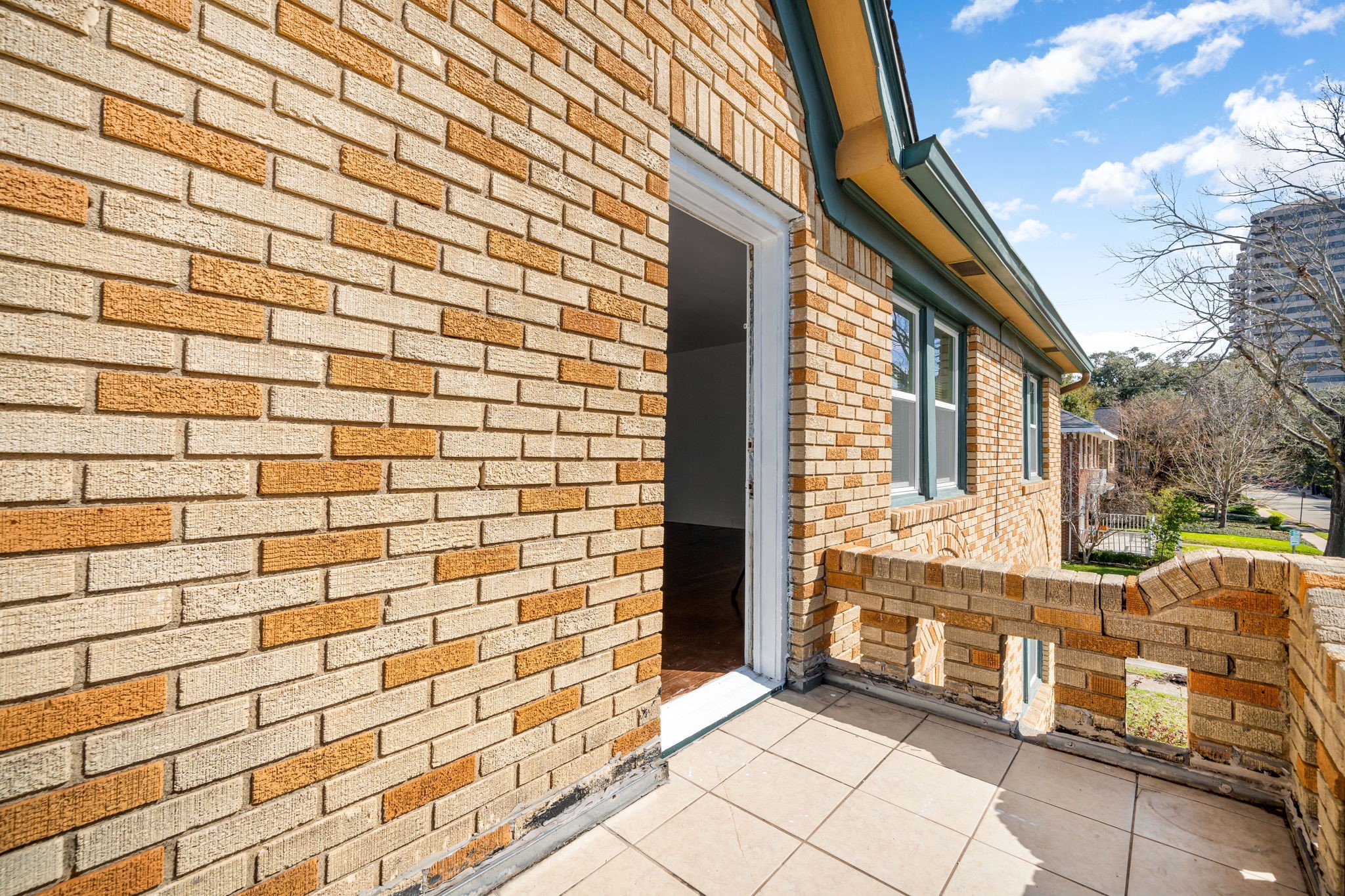 1202 Barkdull Street Houston, TX 77006 - Photo 38 of 48 a view of a brick house with a street