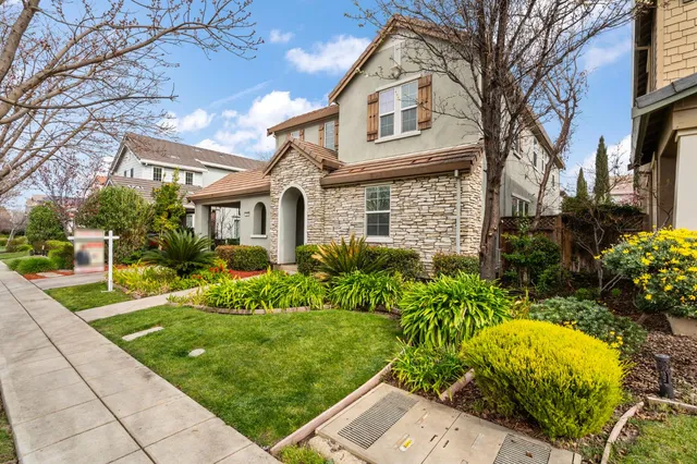 $1,039,950 | 122 North Sierra Madre Street, Mountain House, CA 95391