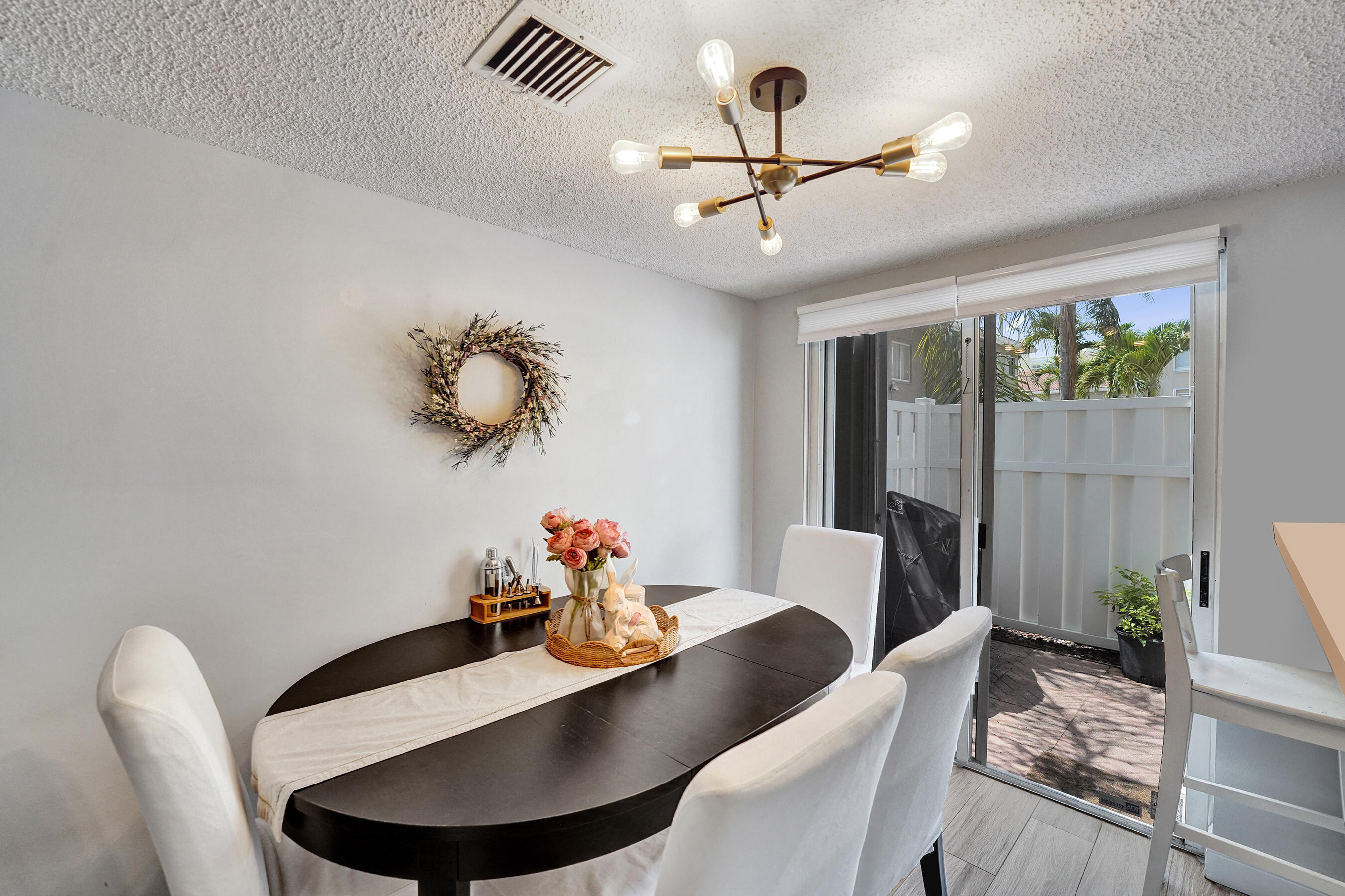 173 Riviera Circle Weston, FL 33326 - Photo 3 of 41 DSC01394
