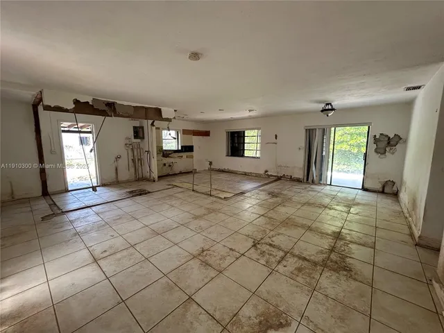 $500,000 | 10441 Southwest 48th Street, Miami, FL 33165