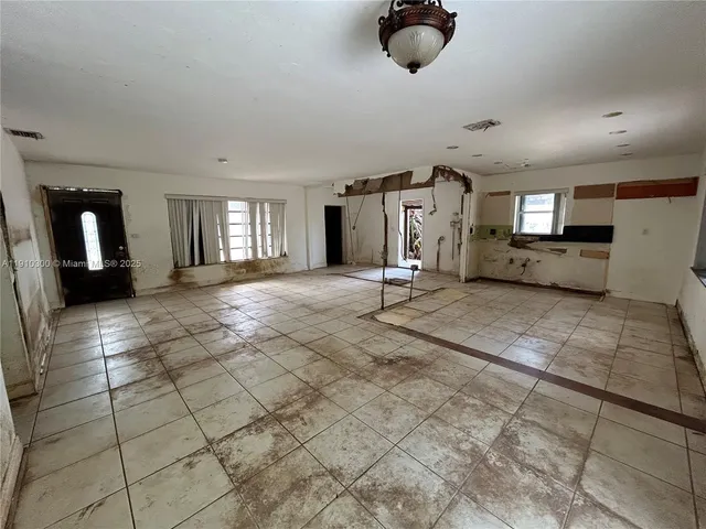 $500,000 | 10441 Southwest 48th Street, Miami, FL 33165