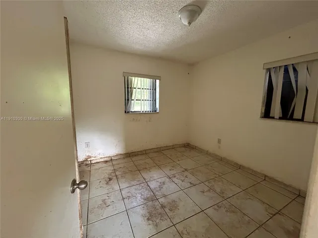 $500,000 | 10441 Southwest 48th Street, Miami, FL 33165