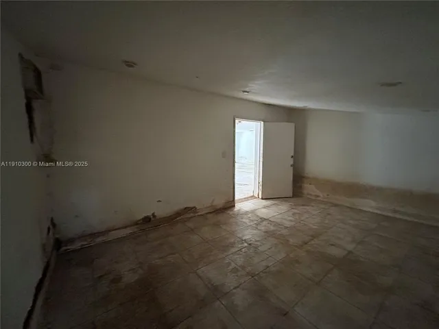 $500,000 | 10441 Southwest 48th Street, Miami, FL 33165