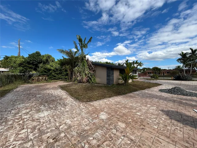 $500,000 | 10441 Southwest 48th Street, Miami, FL 33165