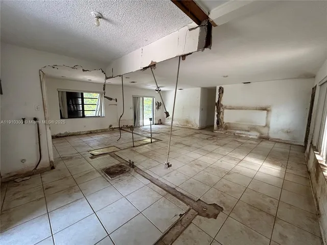 $500,000 | 10441 Southwest 48th Street, Miami, FL 33165