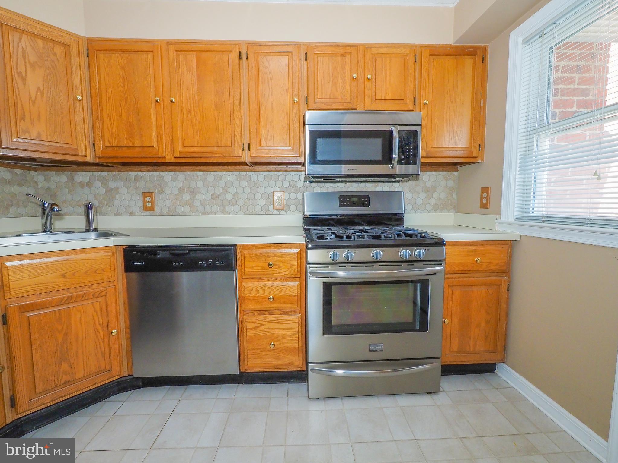 65 Wiltshire Road Baltimore, MD 21221 - Photo 9 of 26 Renovated modern kItchen