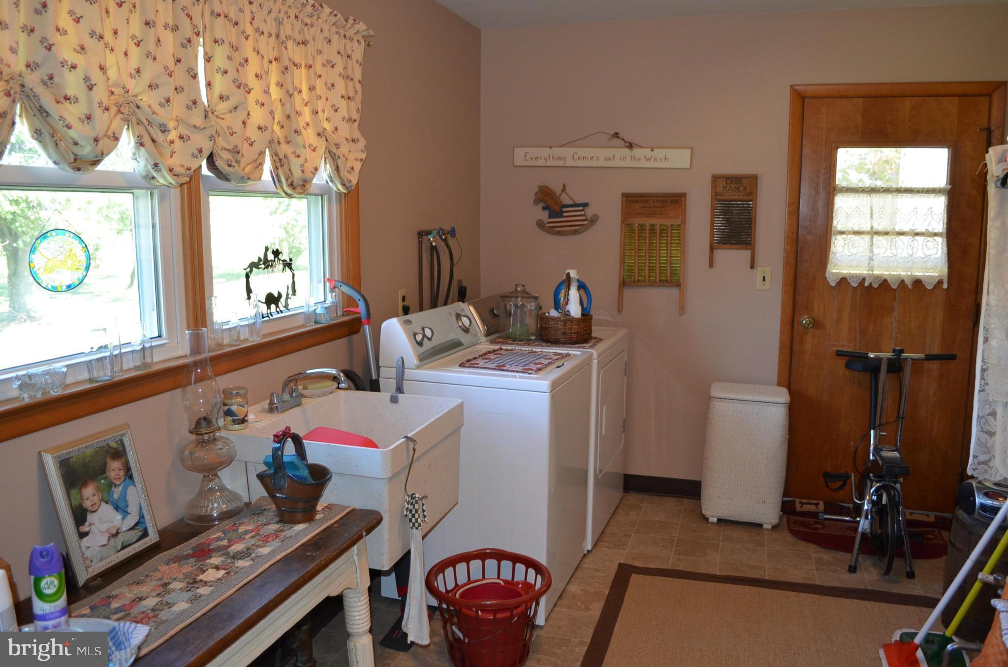 1406 Old Manchester Road Westminster, MD 21157 - Photo 11 of 29 Huge mud room/laundry off kitchen w/side entrance