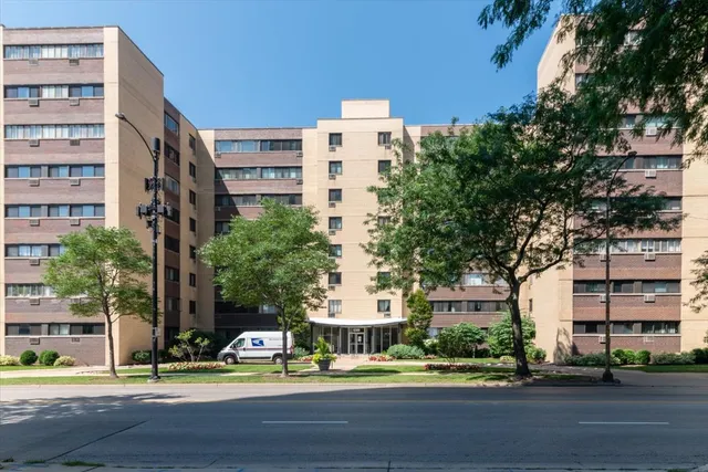 $177,000 | 6300 North Sheridan Road, Unit 710, Chicago, IL 60660