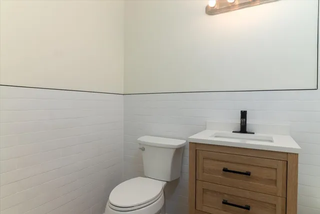 $177,000 | 6300 North Sheridan Road, Unit 710, Chicago, IL 60660