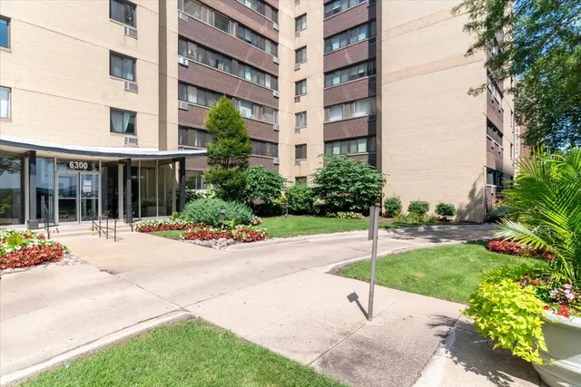 $177,000 | 6300 North Sheridan Road, Unit 710, Chicago, IL 60660