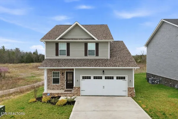 $390,000 | 160 East Elderberry Street, Oak Ridge, TN 37830