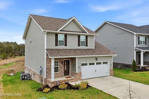 $390,000 | 160 East Elderberry Street, Oak Ridge, TN 37830