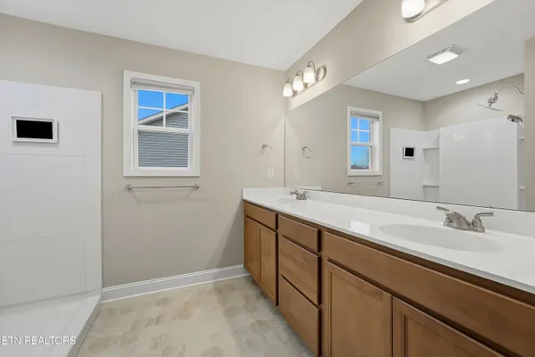 $390,000 | 160 East Elderberry Street, Oak Ridge, TN 37830