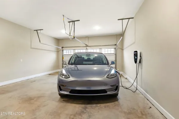 $390,000 | 160 East Elderberry Street, Oak Ridge, TN 37830