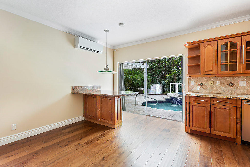 9729 Vía Emilie Boca Raton, FL 33428 - Photo 11 of 28 Kitchen
