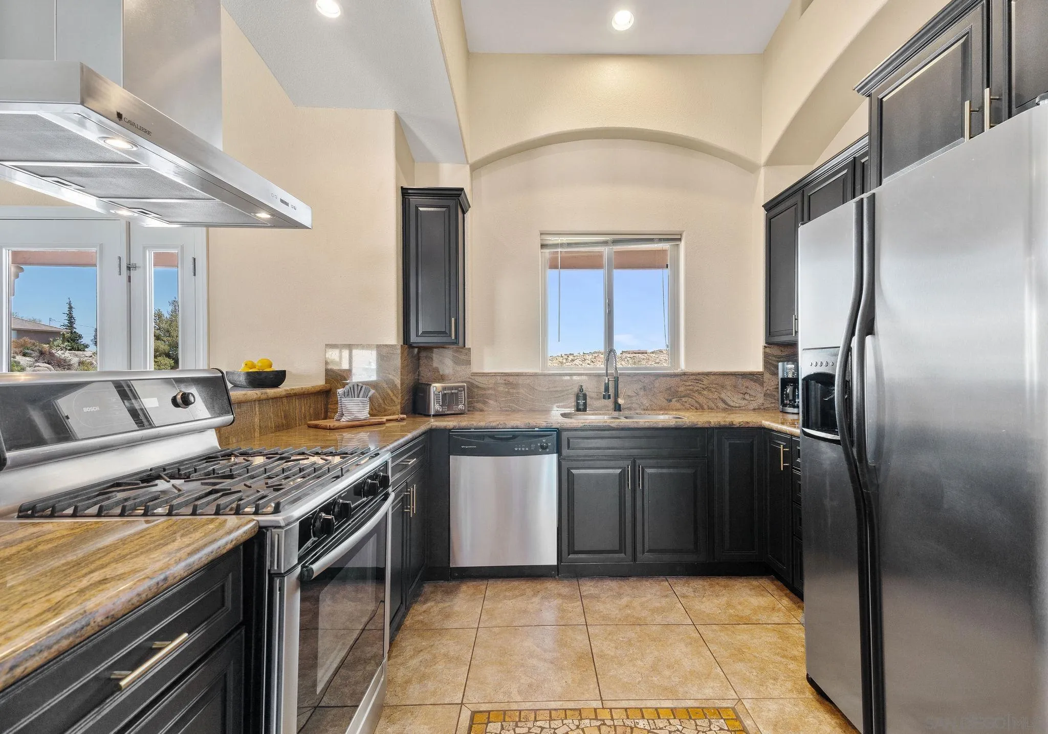 5833 San Rafael Road Yucca Valley, CA 92284 - Photo 10 of 64