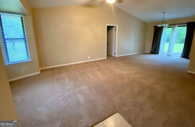 a view of empty room with window